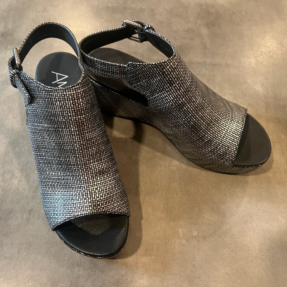 Amina’s wedge heels